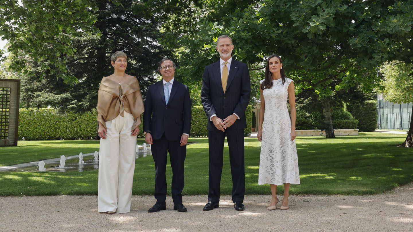 Los Reyes, con el presidente y la primera dama de Colombia. (EFE/Ballesteros) 