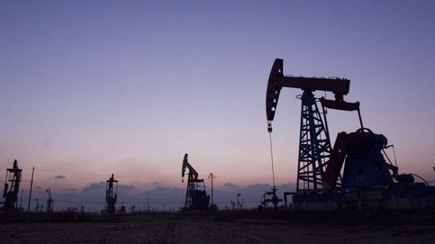 El petróleo bate máximos de 2014 por la tensión geopolítica y el impacto limitado de ómicron 
