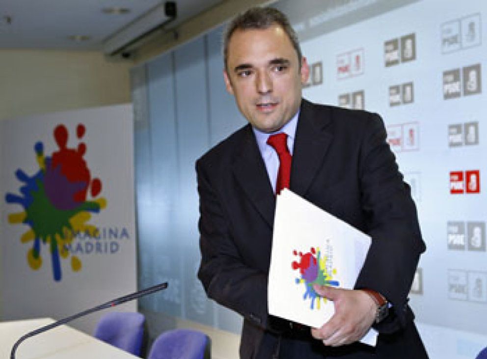 Foto: Zapatero forzó la dimisión de Simancas: “Estaban a puñetazo limpio”