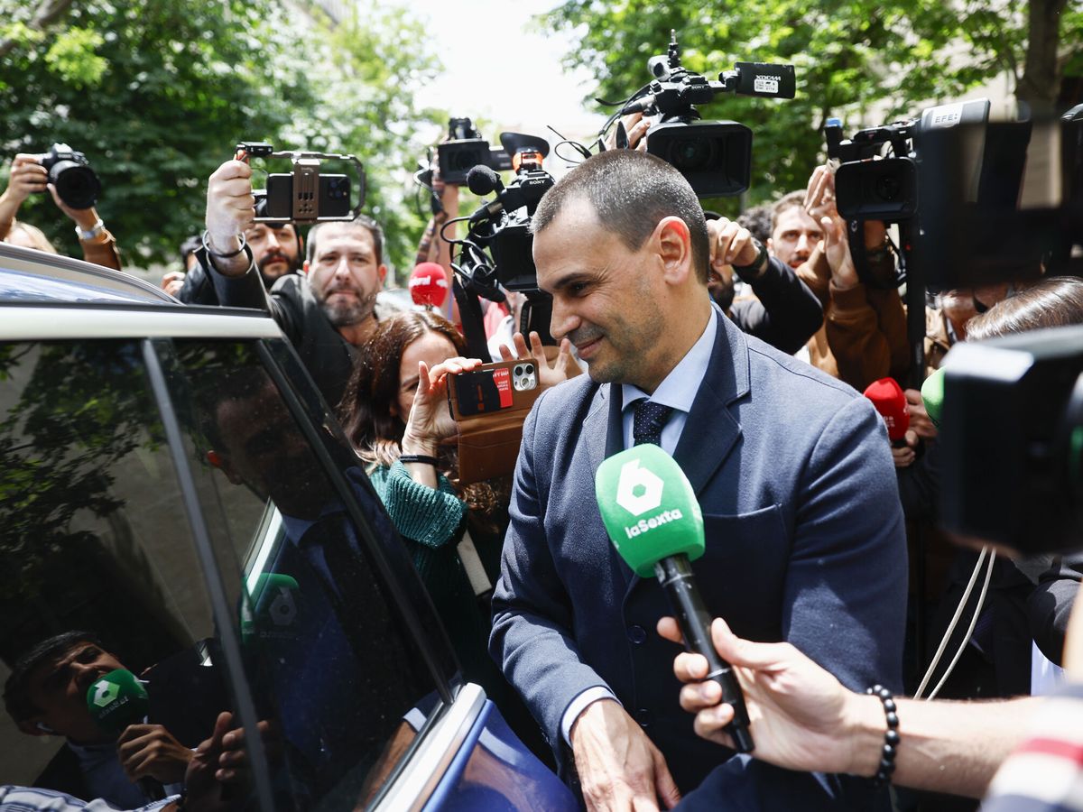 Foto: Alberto González Amador, novio de la presidenta de Madrid, Isabel Díaz Ayuso, a su salida del Tribunal Superior de Justicia de Madrid. (EFE / Rodrigo Jiménez)