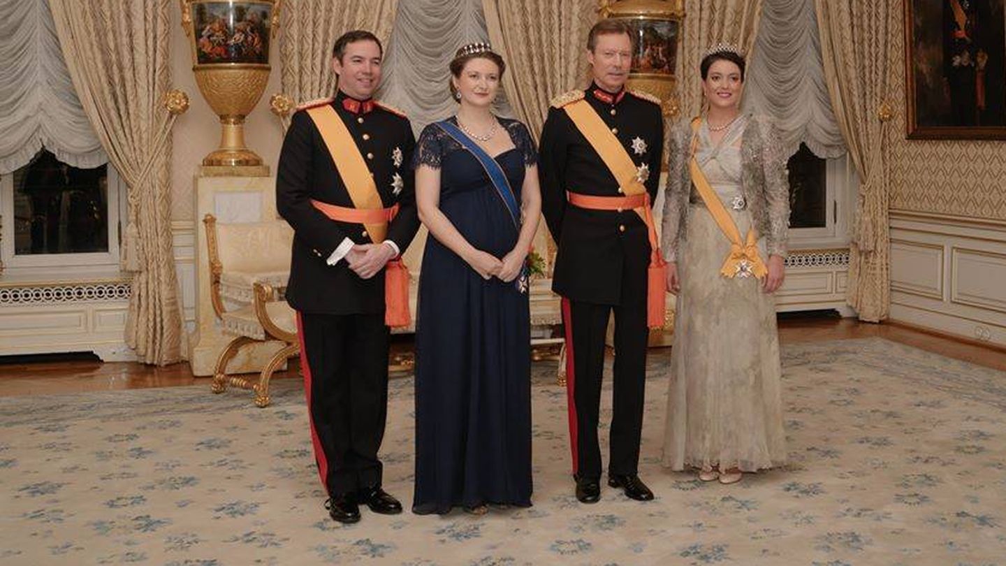 El gran duque con los herederos y Alexandra. (Cour Grand-Ducale)