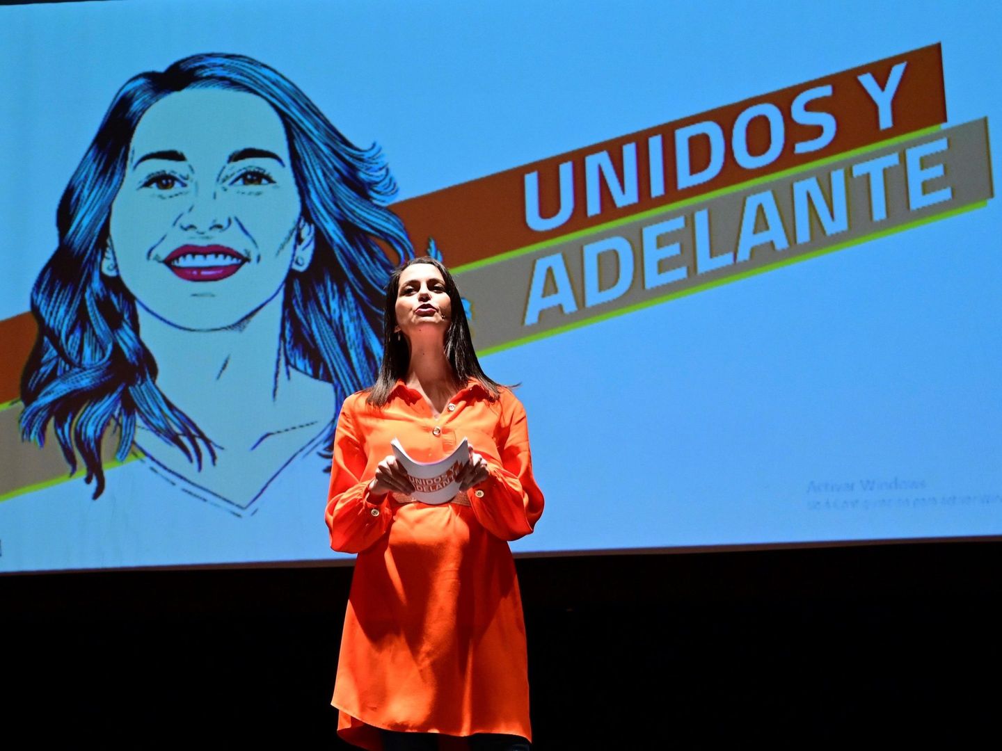 Inés Arrimadas participa en un encuentro con afiliados del partido bajo el lema 'Unidos y adelante'. (EFE)
