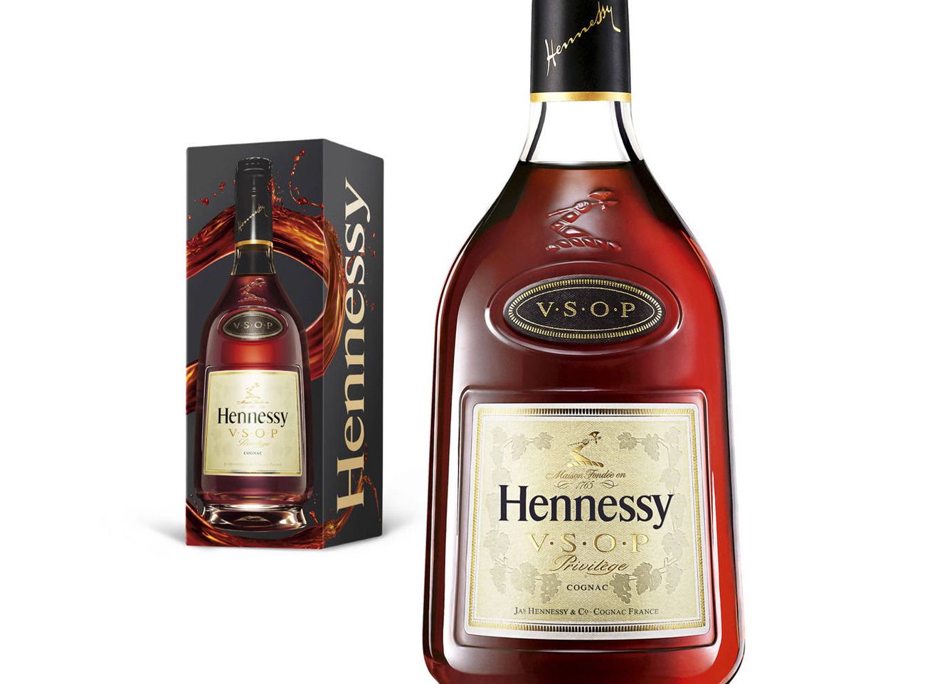 El cognac envejece en barriles nuevos con el objetivo de adquirir su color caoba y su delicado tono ahumado.