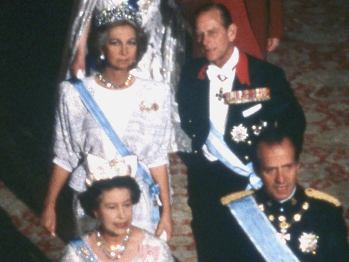 Foto: Los Reyes eméritos, con Isabel II y el duque de Edimburgo. (Getty)