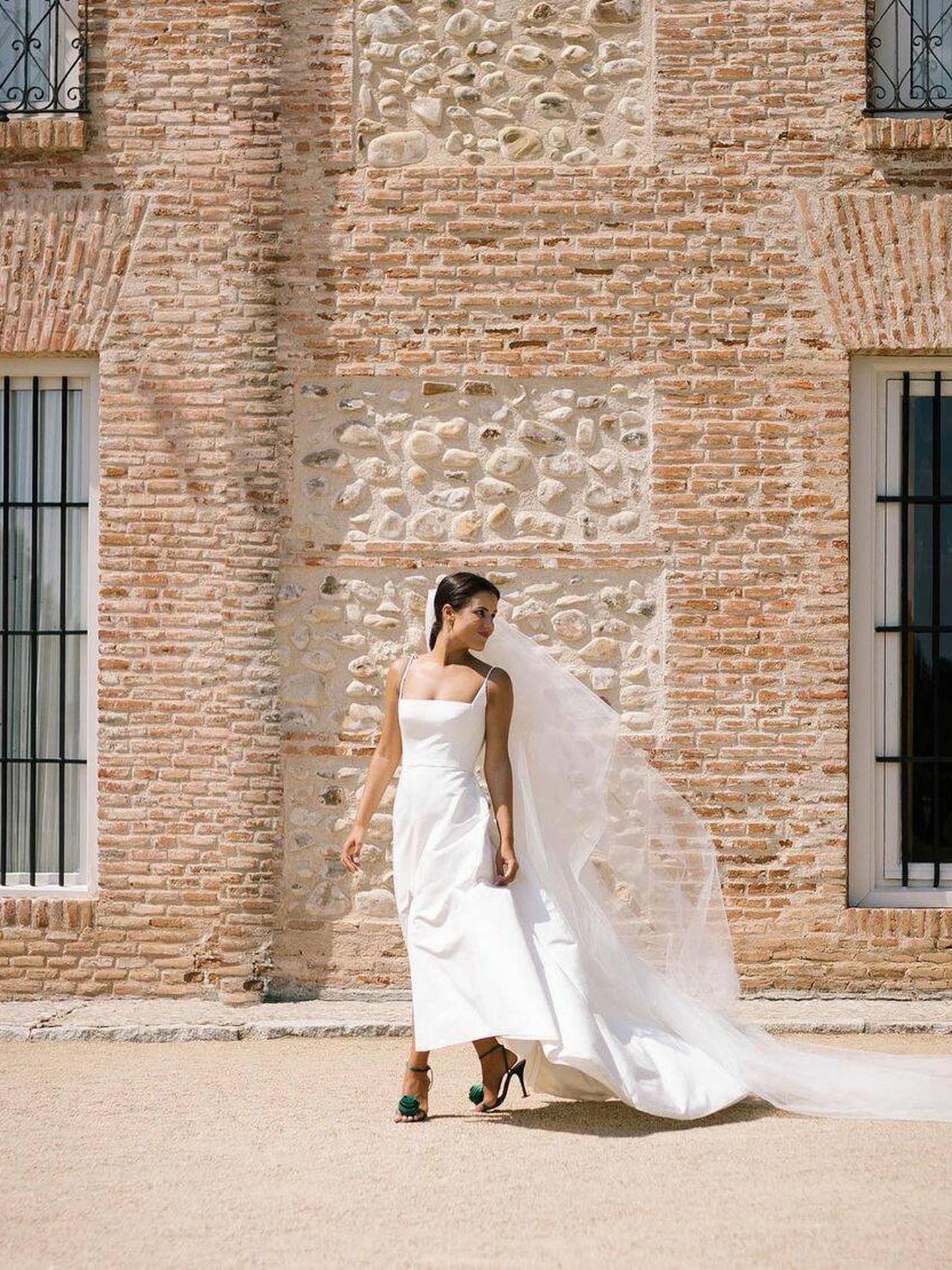 Un vestido de novia de Marcos Luengo. (Instagram/@bibianafierrophoto)
