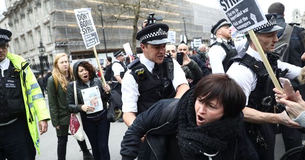 Foto: Los policías se infiltraban en diversos movimientos pero llevaron demasiado lejos su trabajo (Reuters/Simon Dawson)