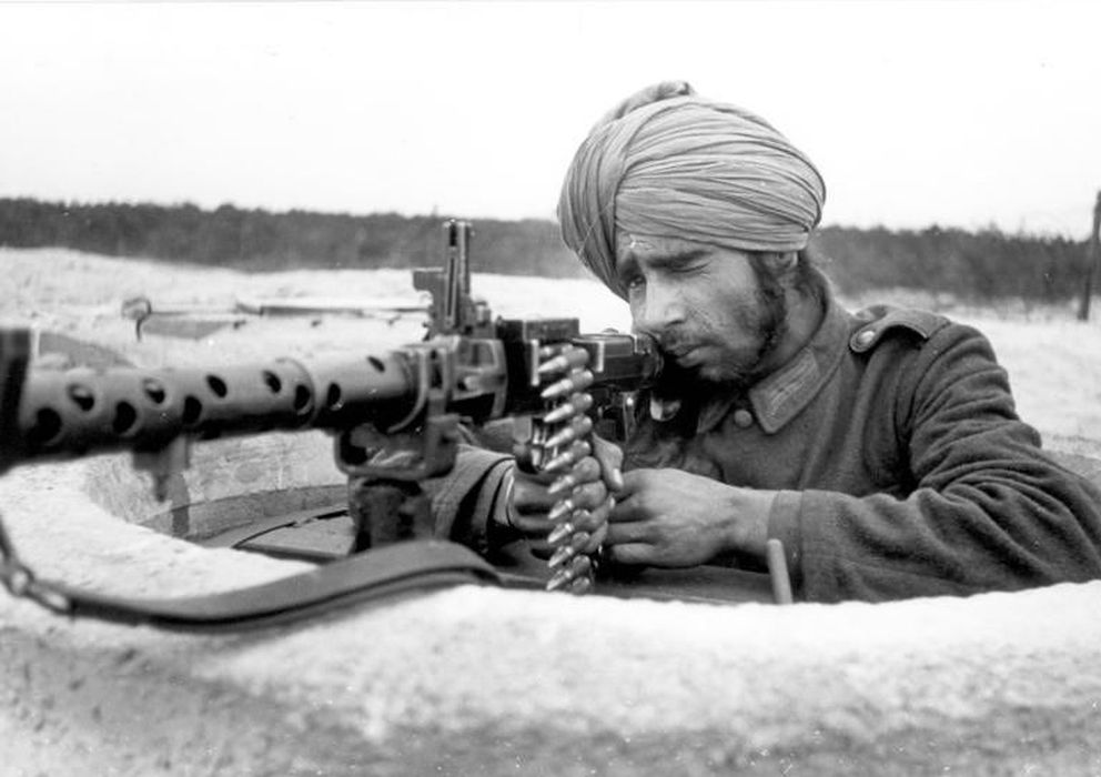 Foto: Un soldado de la Legión Libre de la India, adiestrado como soldado de las SS.