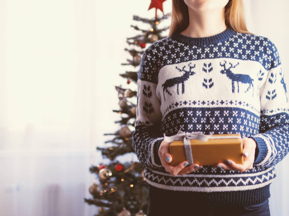 Foto: Nueva moda de Navidad: descubre los jerséis navideños (Foto: Pexels)