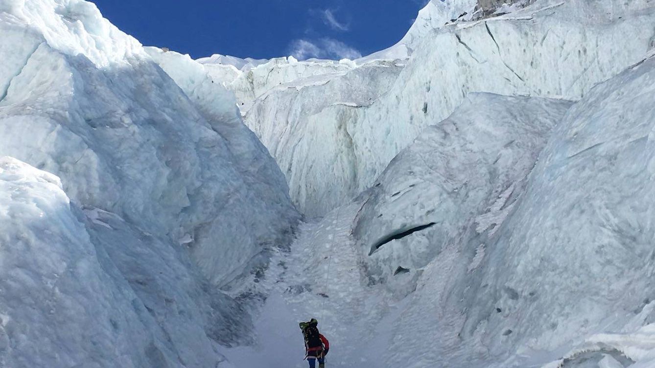 Foto: Txikon, en plena ascensión al Everest