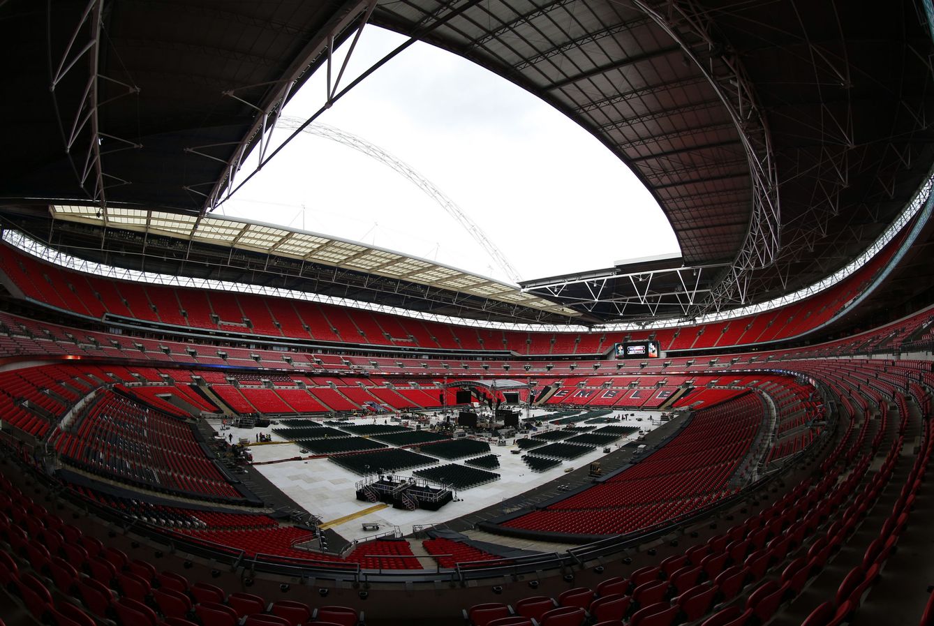 Wembley acogerá a 90.000 personas este sábado por la noche para la pelea. (Reuters)