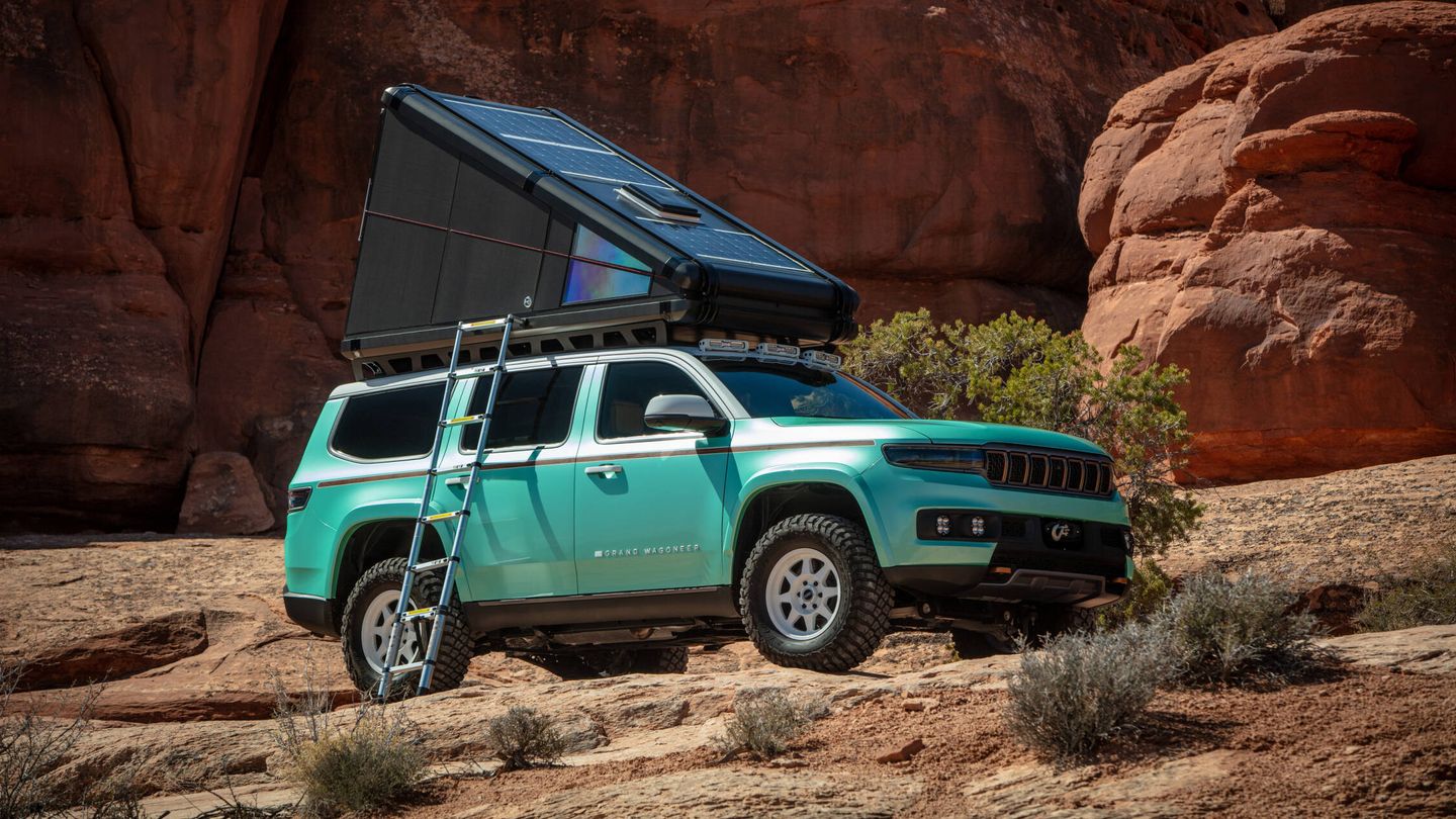 El Jeep Vacationeer cuenta con un espacio personalizado de fibra de carbono para dos personas.