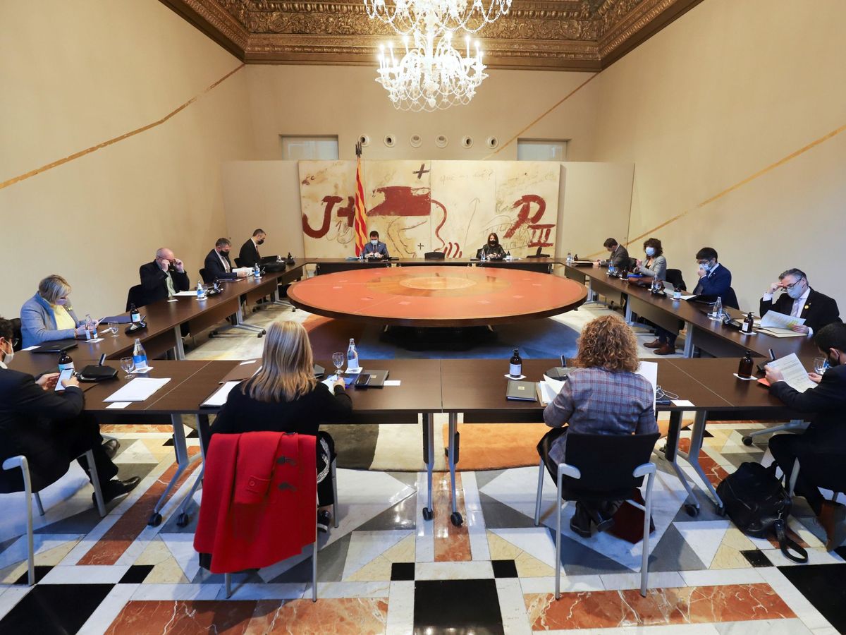 Foto: Aspecto de la reunión semanal del Gobierno de la Generalitat en funciones. (EFE)