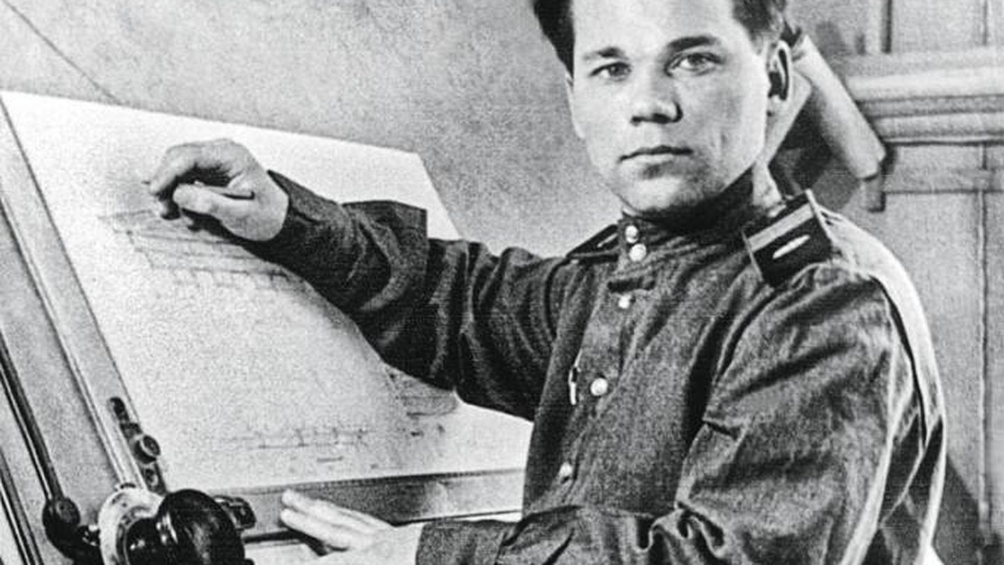 Mijaíl Kaláshnikov, en su juventud.