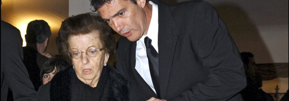 Foto: La madre de Antonio Banderas, ingresada tras sufrir una hemorragia