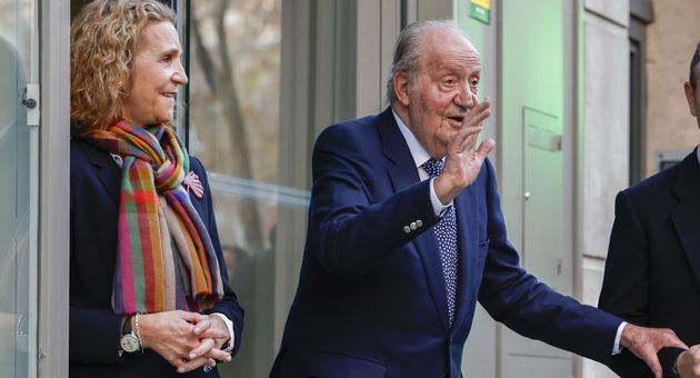 El rey Juan Carlos y la infanta Elena, tras el cumpleaños de ella. (EFE /Javier Lizón) 