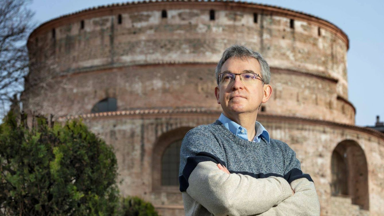 Santiago Posteguillo se lanza con seis novelas sobre Julio César: No fue un genocida