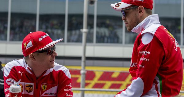 Foto: Vettel y Raikkonen durante el pasado GP de Rusia. (EFE)
