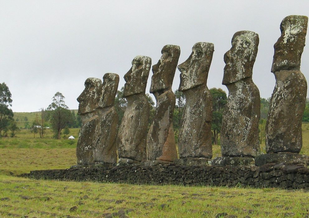 Foto: Estatuas moái en la Isla de Pascua (CC)