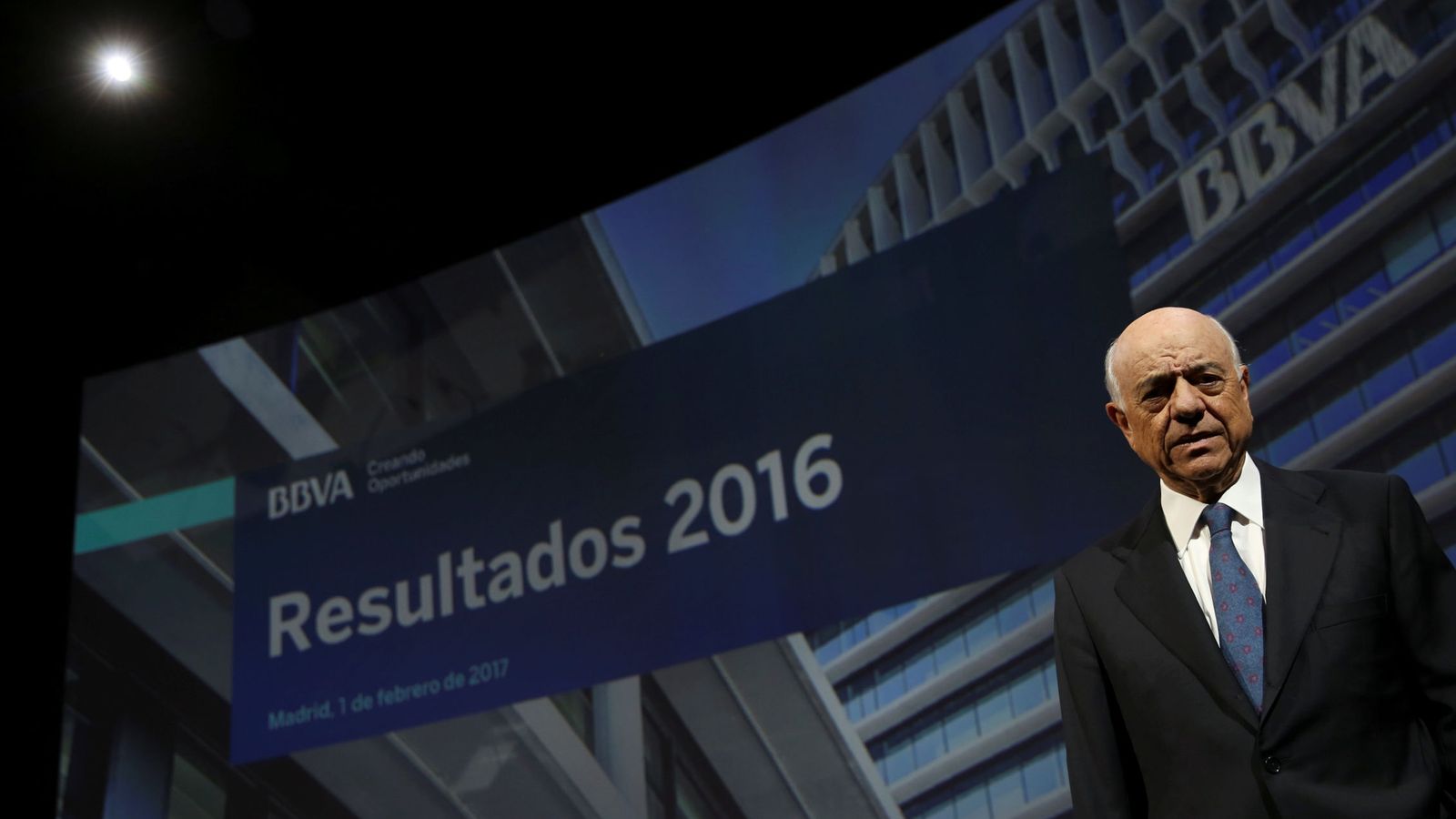 Foto: Francisco González, presidente de BBVA, en la presentación de los resultados de 2016. (Reuters)