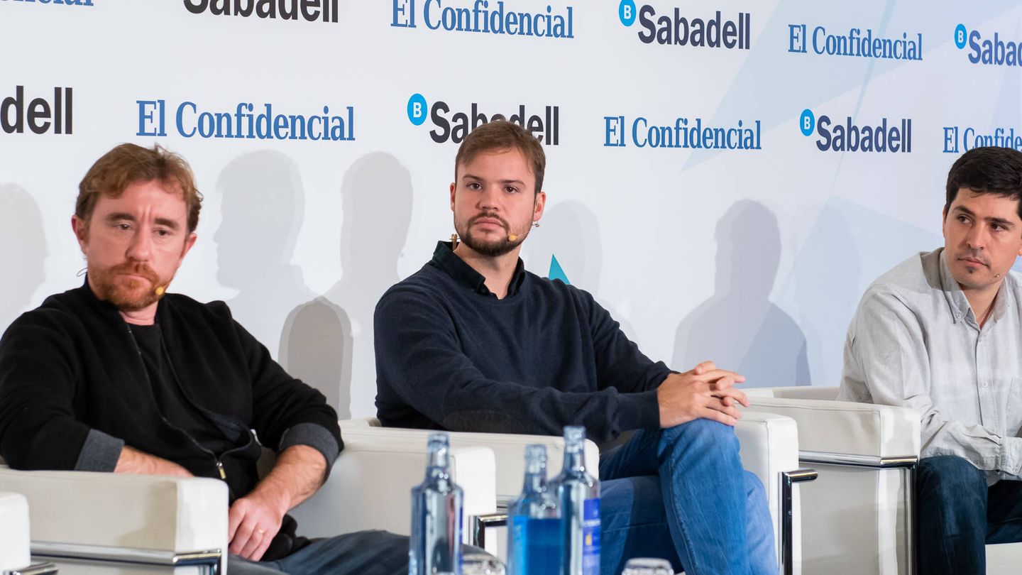Sacha Michaud, cofundador de Glovo; Ignasi Giralt, de Badi en España, y  Cristóbal Viedma, cofundador de Lingokids.