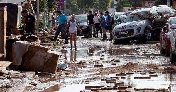 Foto: Una calle de Los Alcázares (Murcia) tras las inundaciones sufridas en los últimos días a causa de la gota fría. (EFE)