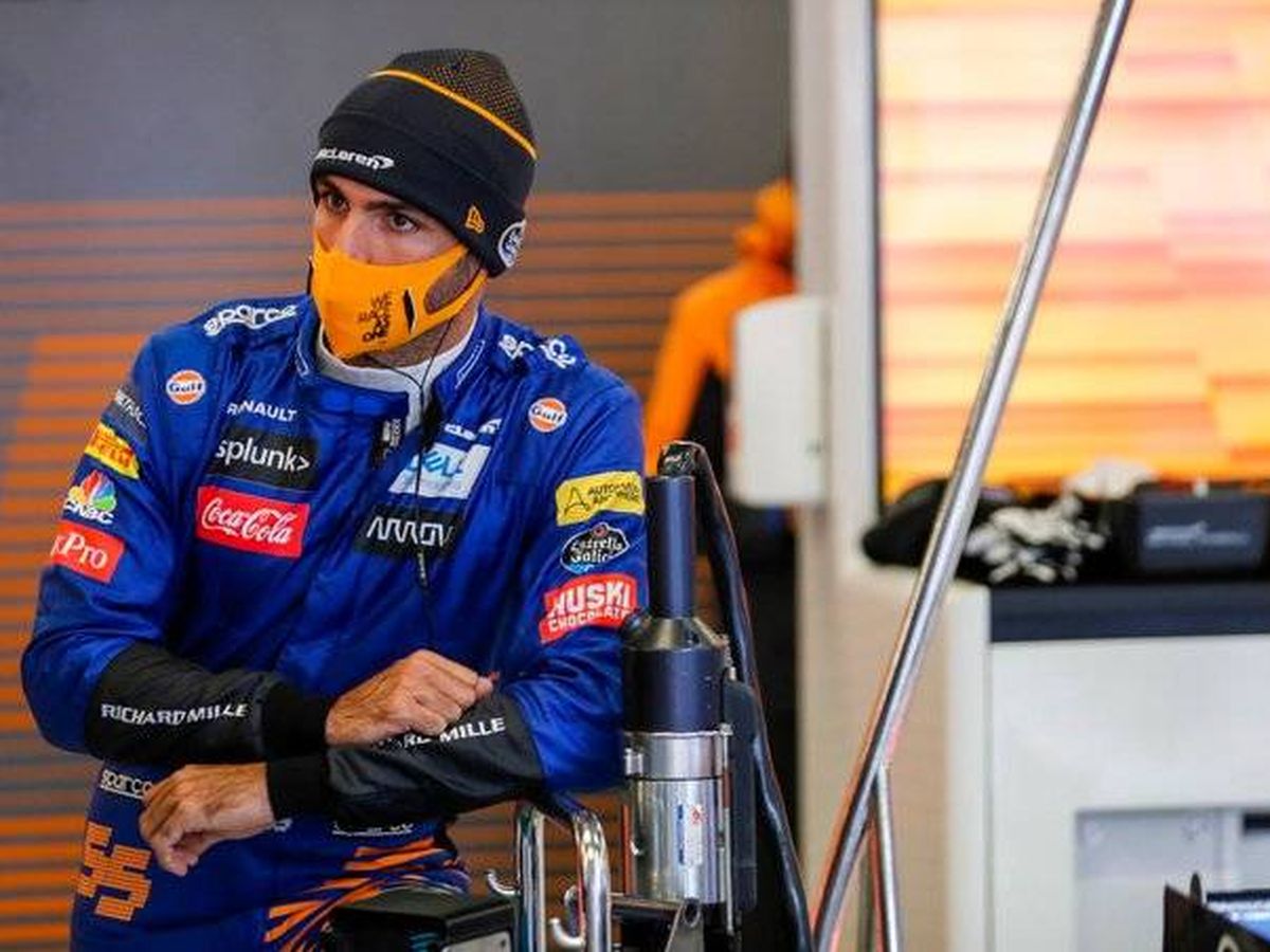 Foto: A pesar de entrar en el Q3, Sainz no se mostraba muy convencido con el MCL35 en Nurburgring.