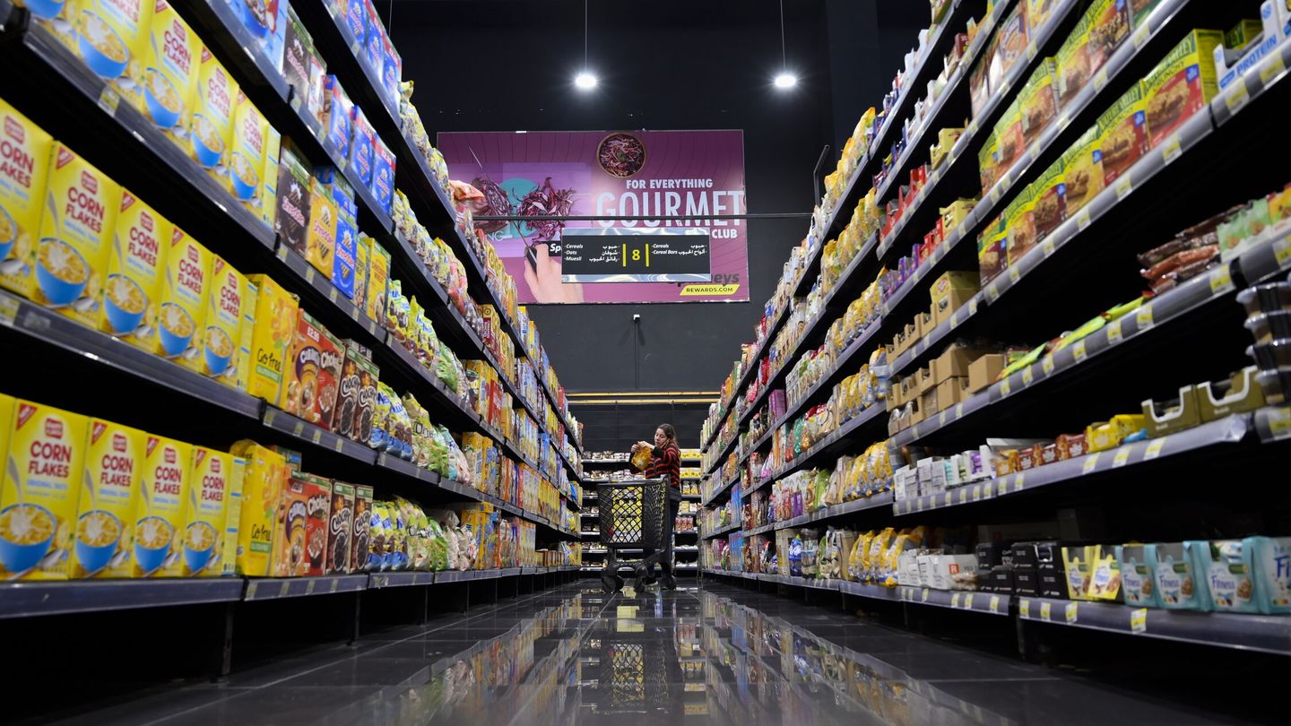 Imagen de archivo de un supermercado. (EFE/Wael Hamzeh)