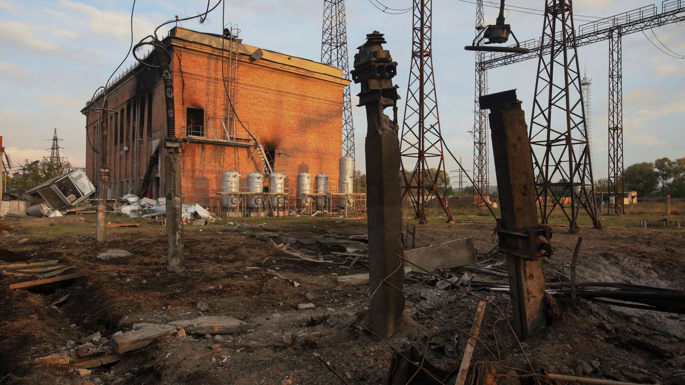 Foto: Un recinto fuertemente dañado en la región de Járkov. (Reuters/Vyacheslav Madiyevskyy)