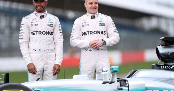 Foto: En la imagen, Lewis Hamilton y Valtteri Bottas. (Reuters)