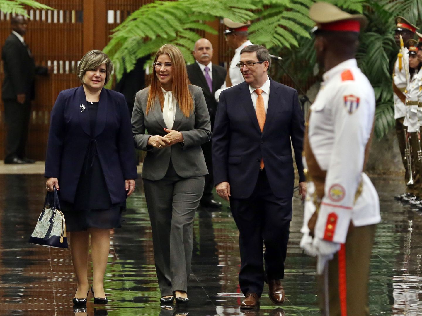 Lis Cuesta, en mayo de 2018, junto a la primera dama de Venezuela, Cilia Flores, en un acto en el que por primera vez un medio cubano califica a Cuesta como 'primera dama'. (EFE)