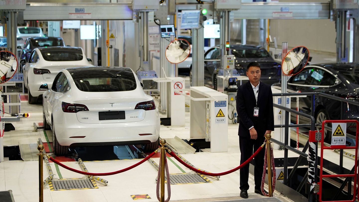 Línea de producción del Model 3 de Tesla. (Reuters)
