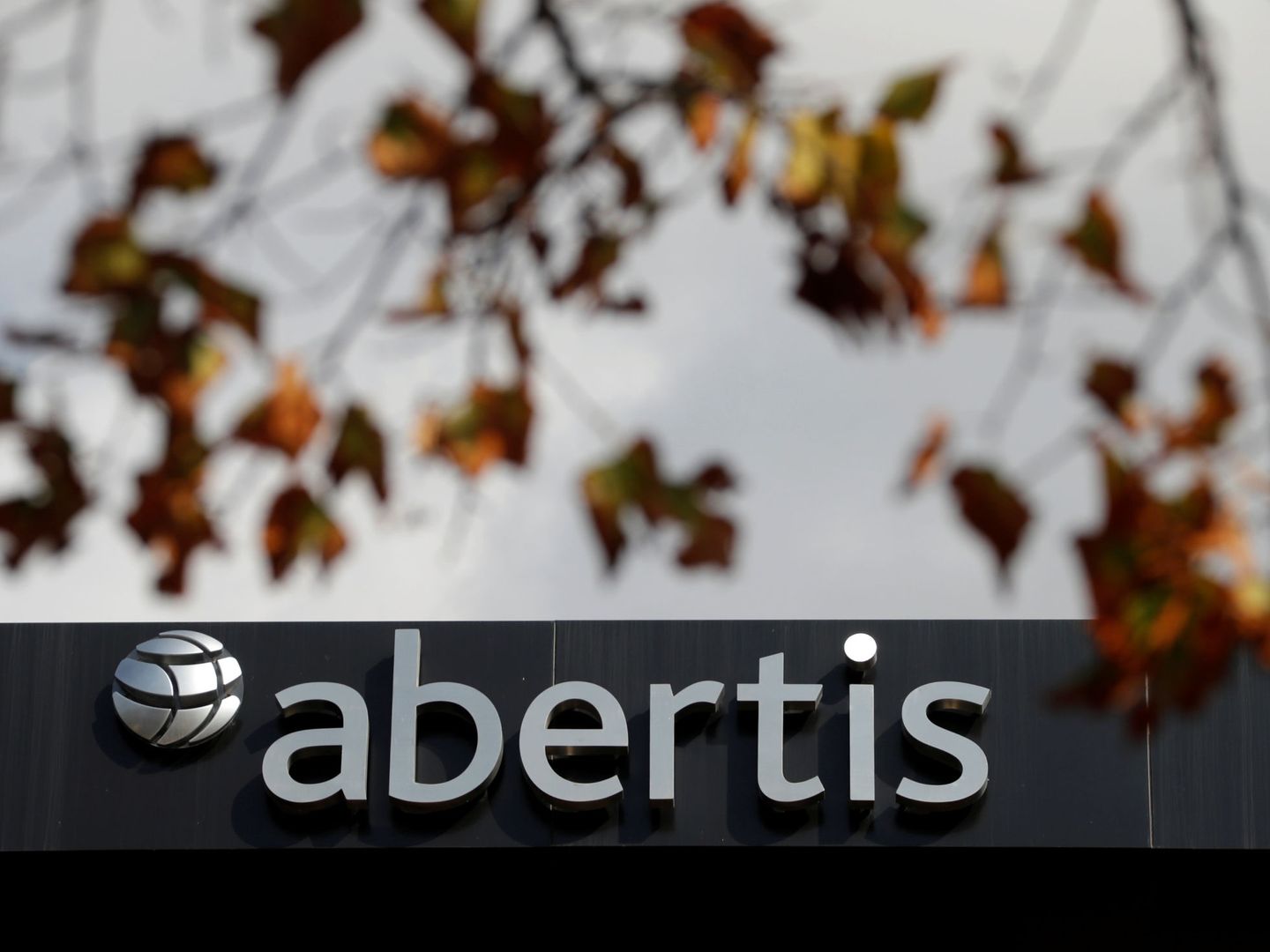 Edificio principal de Abertis en Barcelona. (Reuters)