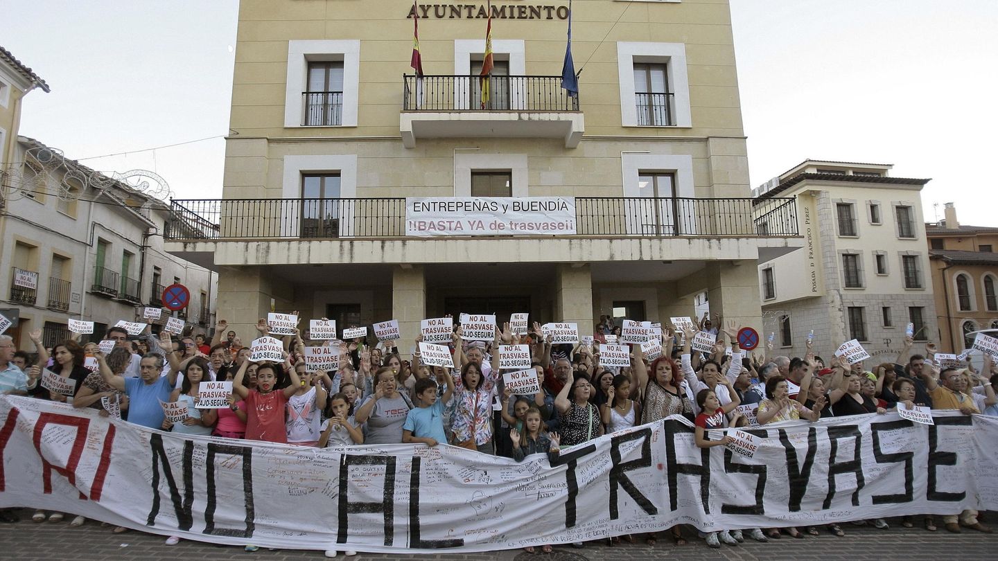 Manifestación en contra del polémico trasvase de Tajo-Segura. (EFE)