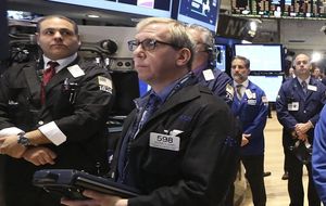 Wall Street pierde el rumbo a pesar del incremento de las ventas al por menor