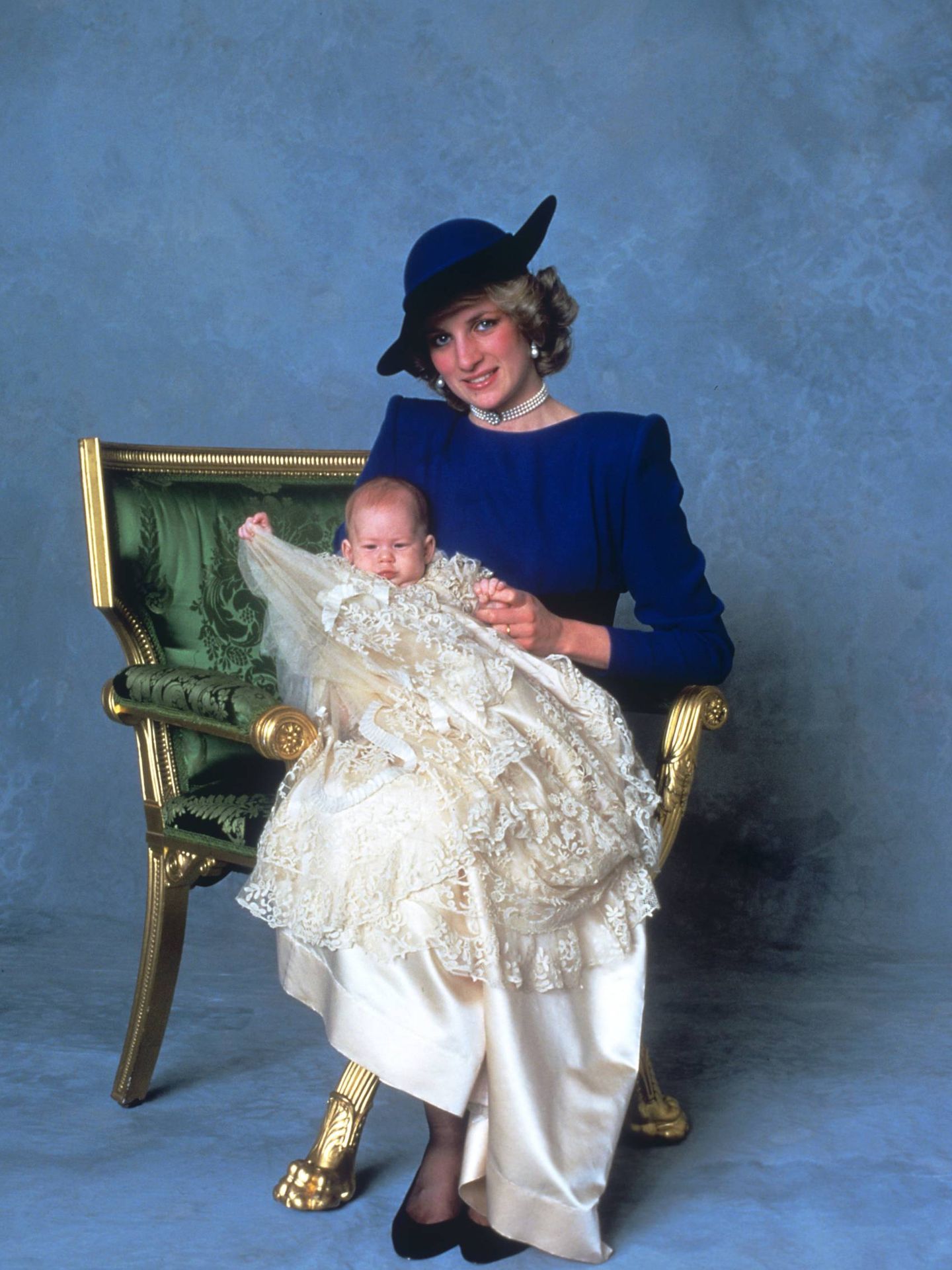 Una entrañable imagen de Harry y su madre. (Cordon Press)
