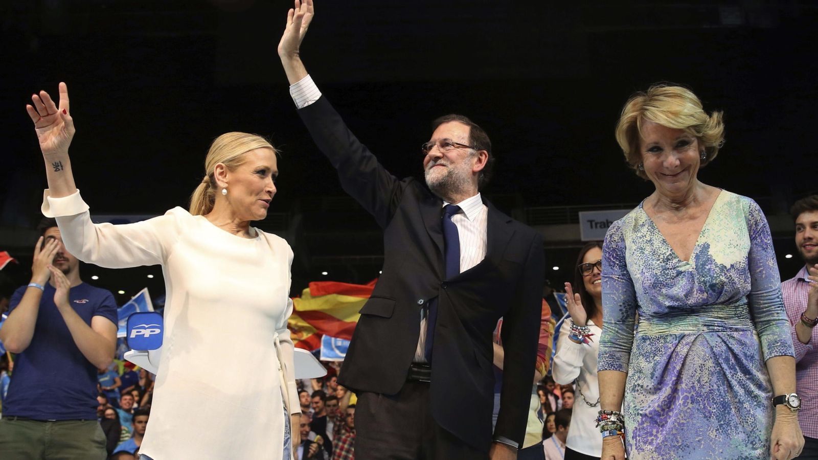 Foto: Cristina Cifuentes, Mariano Rajoy y Esperanza Aguirre. (EFE)