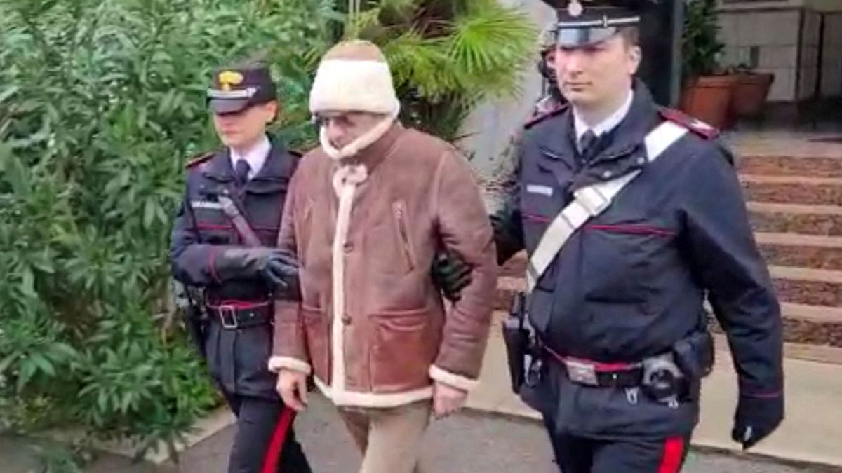 Un papel escondido en una silla llevó al arresto del capo italiano Messina Denaro