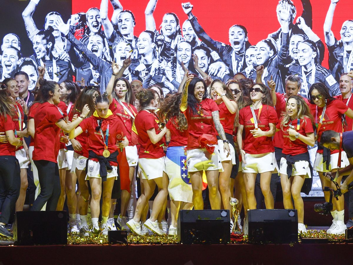 Foto: "Todas estas personas deben estar lejos": el impactante comunicado de las campeonas del mundo que renuncian a la Selección. (EFE / Rodrigo Jiménez)