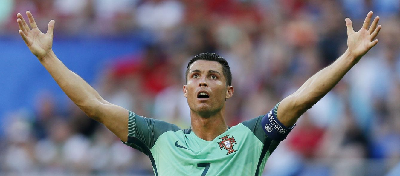 Foto: Cristiano Ronaldo celebra uno de los dos goles marcados a Hungría (Reuters)