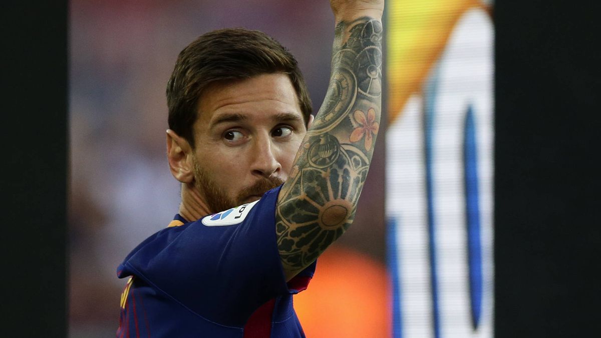 Leo Messi luce un nuevo tatuaje 'choni' en su piel: un beso de Antonella Roccuzzo