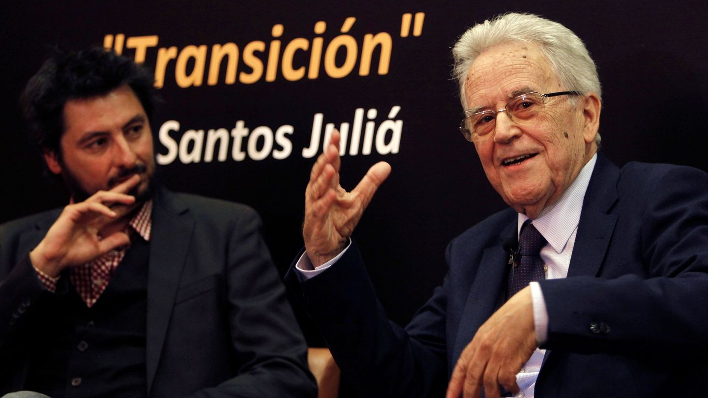 Santos Juliá antes de recibir el Premio Francisco Umbral al Libro del año 2017 por 'Transición'. (Efe)
