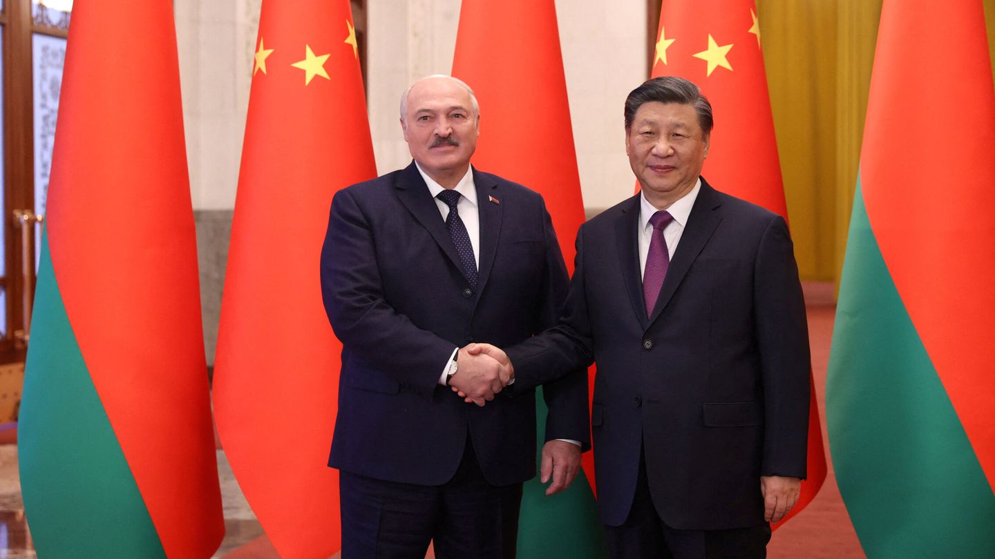 Xi Jinping con el presidente de Bielorrusia  Alexander Lukashenko. (Reuters)