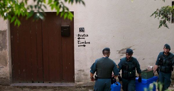 Foto: Nueve independentistas detenidos en operación de la Guardia Civil en Cataluña, el pasado lunes. (EFE)