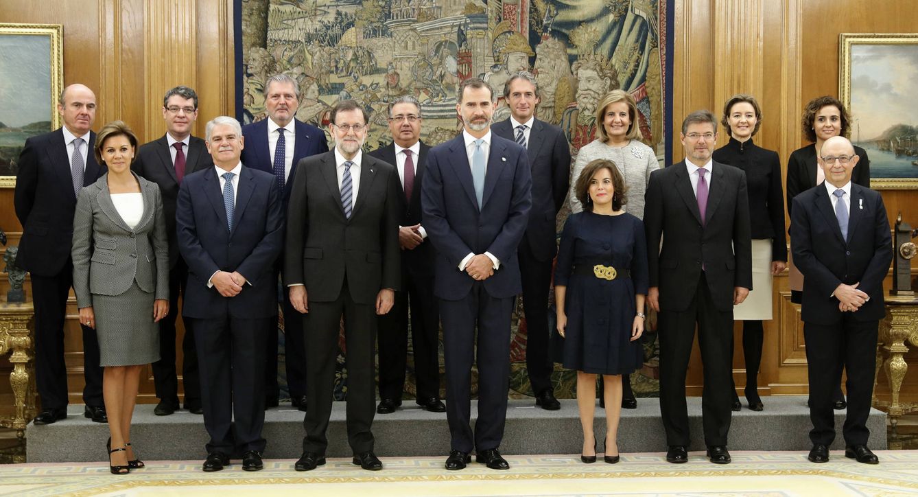 El Rey Felipe con el Ejecutivo de Rajoy (Gtres)