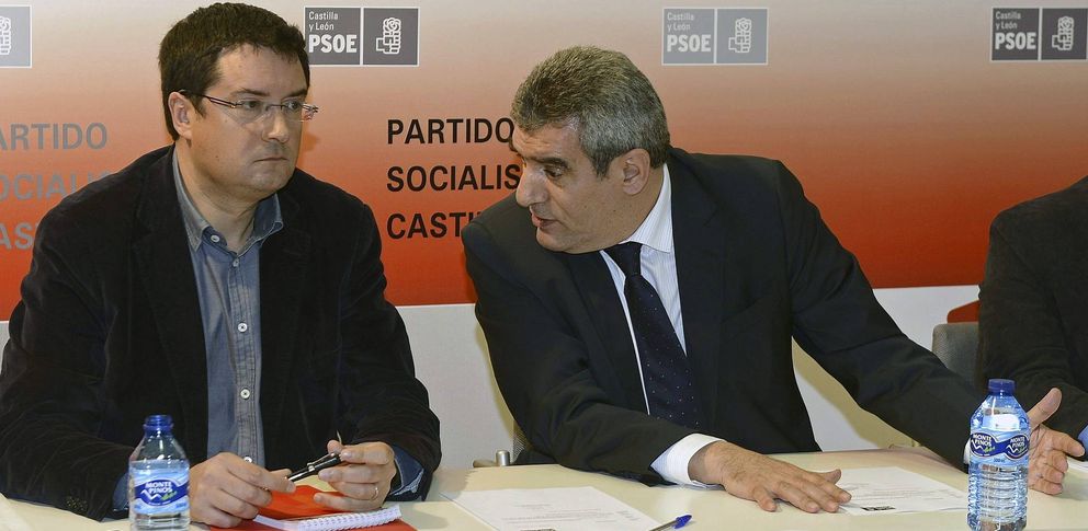 López (i) y Villarrubia, en una reunión del PSCyL.