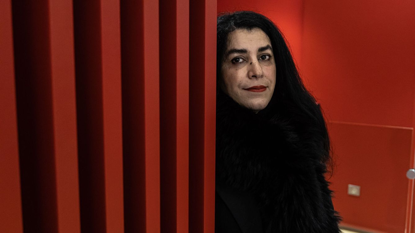Foto: La escritora iraní Marjane Satrapi en el Día de la Mujer de 2023. (EFE / EPA / Christophe Petit Tesson)
