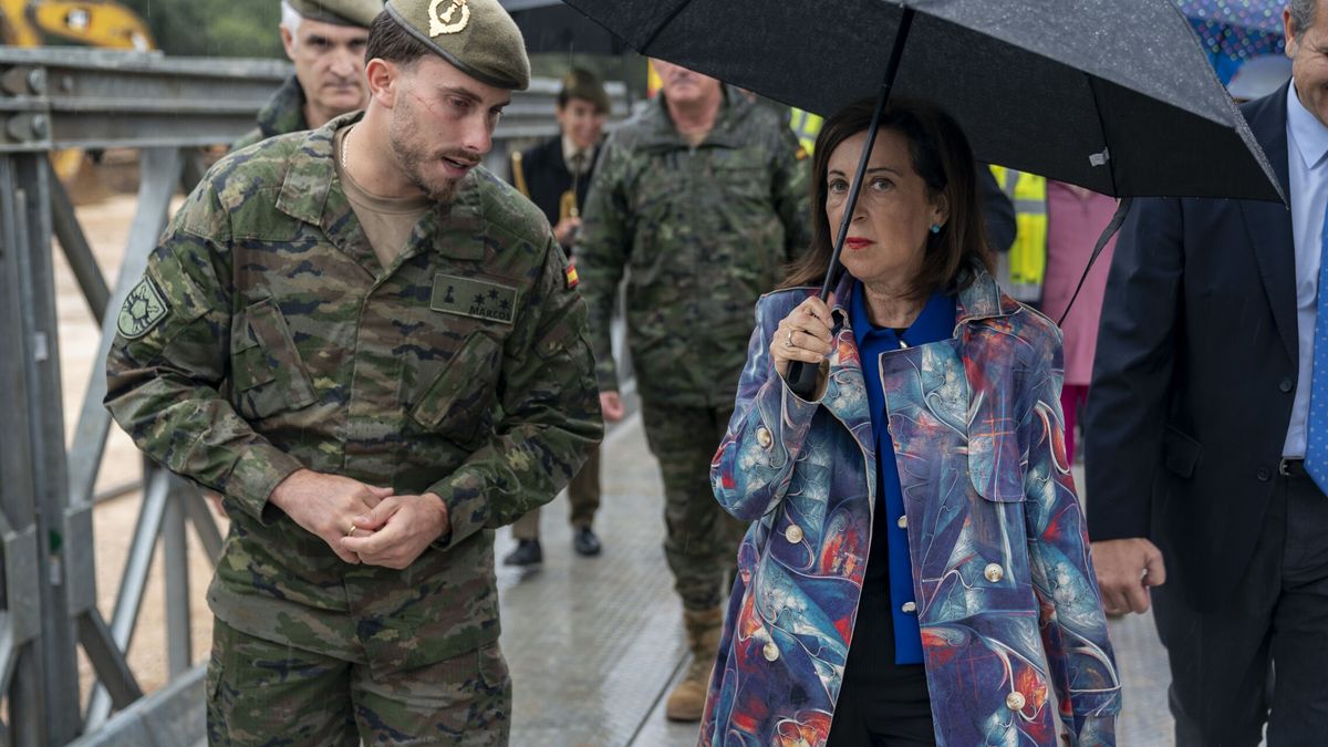 Robles destaca la "moral alta" de los militares españoles en Líbano pese a la "difícil situación"