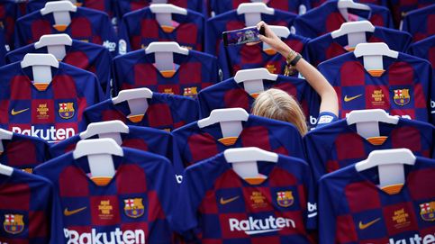 El Barça vende los asientos del Camp Nou llenos de suciedad y rascadas por más de 100 euros