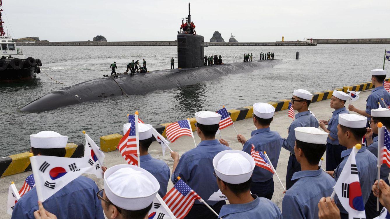 Foto: El submarino nuclear estadounidense USS Cheyenne en Corea del Sur, en 2017. (EFE)