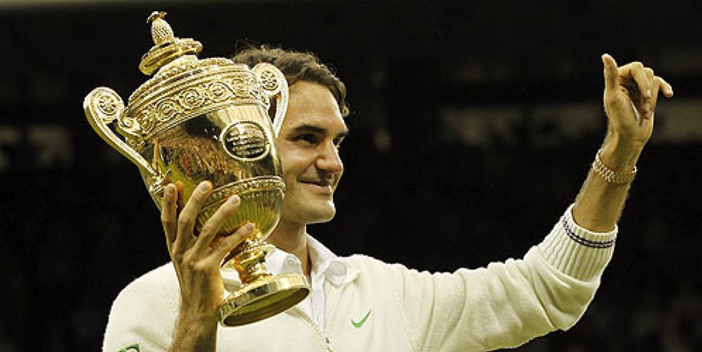 Foto: Carlos Moyá considera que "hay que quitarse el sombrero ante Federer"